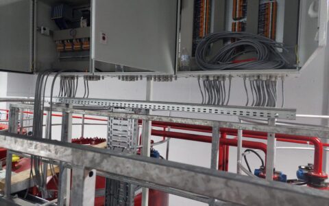 Podłączanie do szaf krosowych